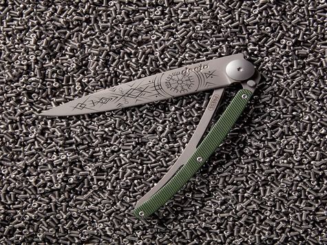 Deejo 37g, Alu Kaki / Viking Vegvisir